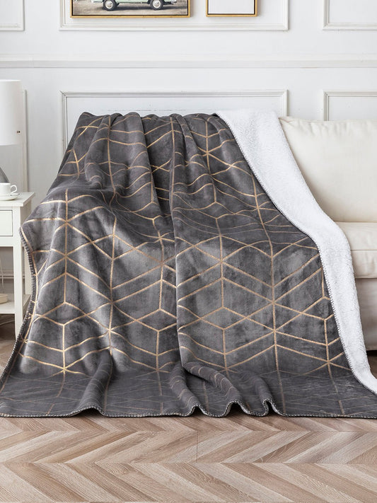 Warm | Coperta Sherpa a Doppia Strato con Dettagli dorati 440GSM